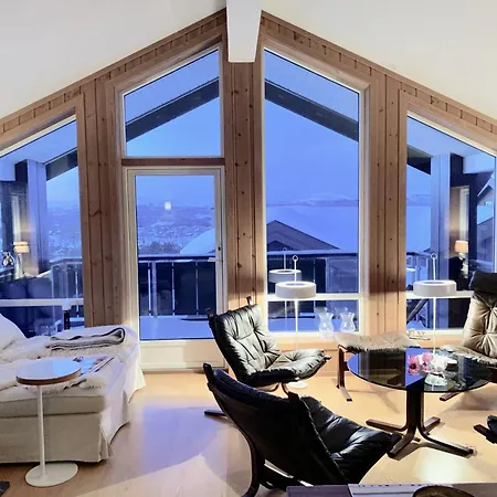 דירה Spacious 3-bedroom With Panoramic Views *
