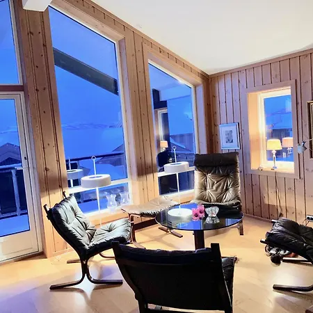 Spacious 3-bedroom With Panoramic Views דירה